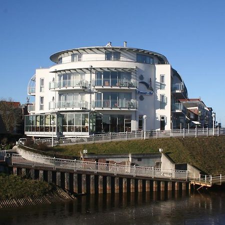 Nordseehotel Benser Hof Am Hafen Bensersiel Exterior foto